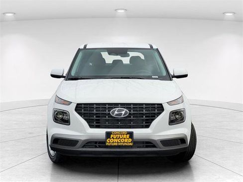 New 2026 Hyundai Venue SE image 3