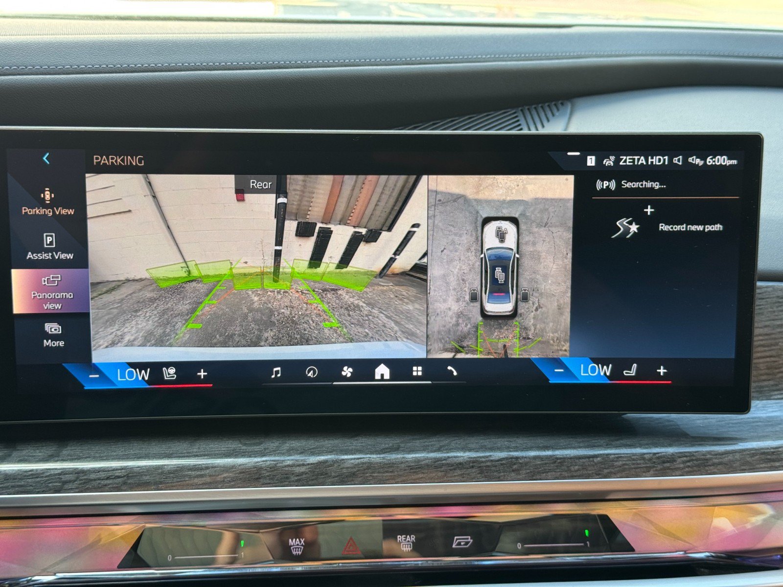 Used 2023 BMW 740i w/ Parking Assistance Package RWD image 31