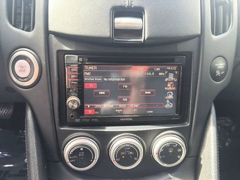 Used 2009 Nissan 370Z Coupe RWD image 9