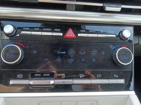 Used 2025 Hyundai Santa Fe SEL FWD image 23