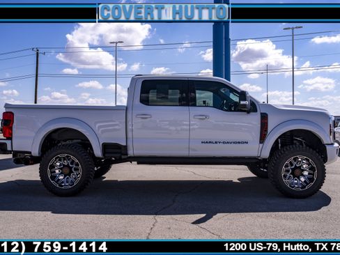 New 2026 Ford F250 Lariat w/ Black Appearance Package image 5