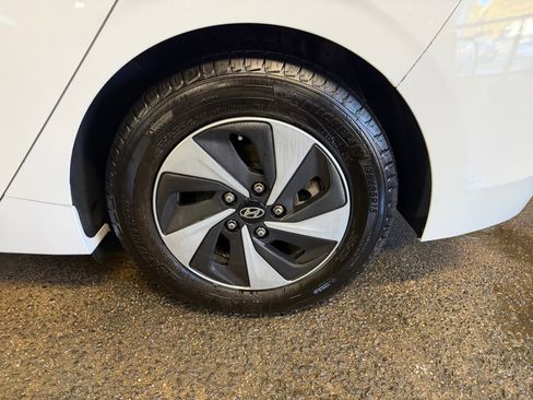 Used 2018 Hyundai Ioniq SEL image 26