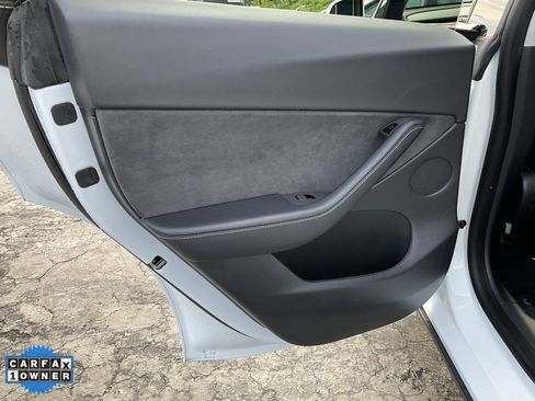 Used 2020 Tesla Model Y Long Range image 32