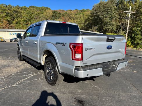 Used 2017 Ford F150 XLT w/ Equipment Group 302A Luxury image 4
