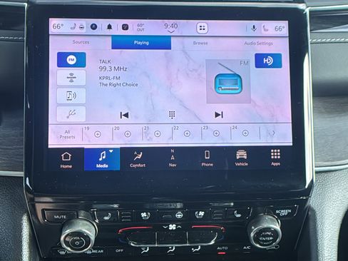 Used 2022 Jeep Grand Cherokee Overland w/ Advanced Protech Group III image 31