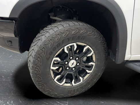 Used 2024 Chevrolet Silverado 1500 ZR2 w/ Technology Package AWD/4WD image 41