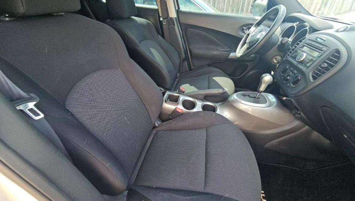 Used 2014 Nissan Juke S FWD image 10