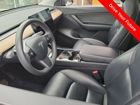 Used 2021 Tesla Model Y Long Range AWD/4WD image 3
