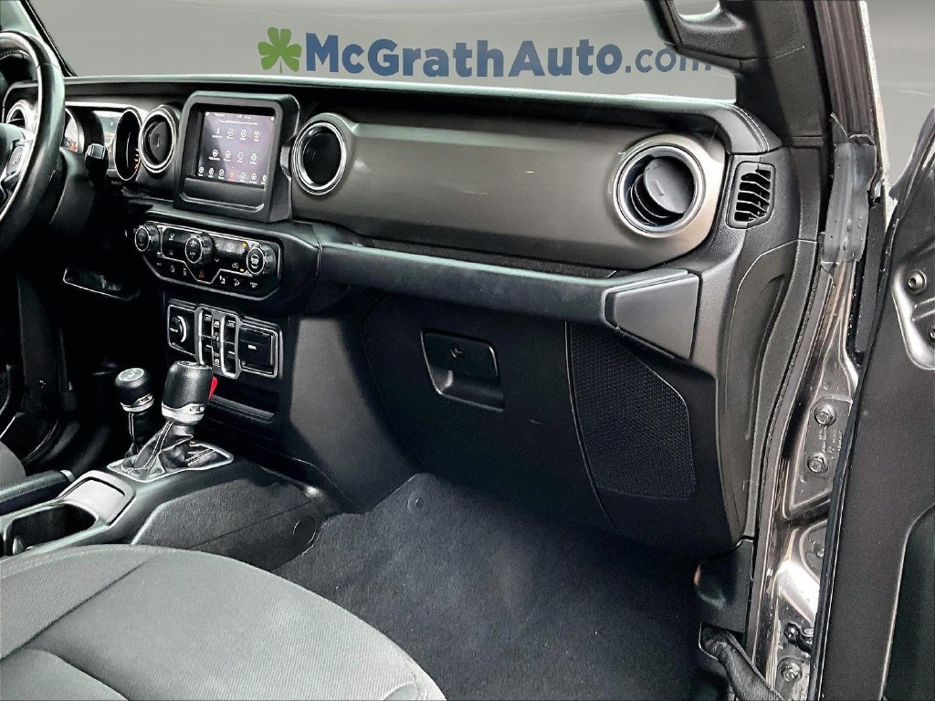 Used 2018 Jeep Wrangler Unlimited Sahara w/ Safety Group AWD/4WD image 27