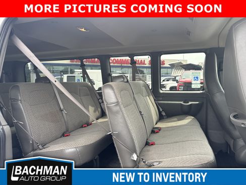 Used 2025 Chevrolet Express 3500 LT w/ LT Preferred Equipment Group RWD image 3