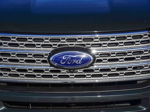 Used 2022 Ford Explorer Limited w/ Hybrid Equipment Group 310A image 9