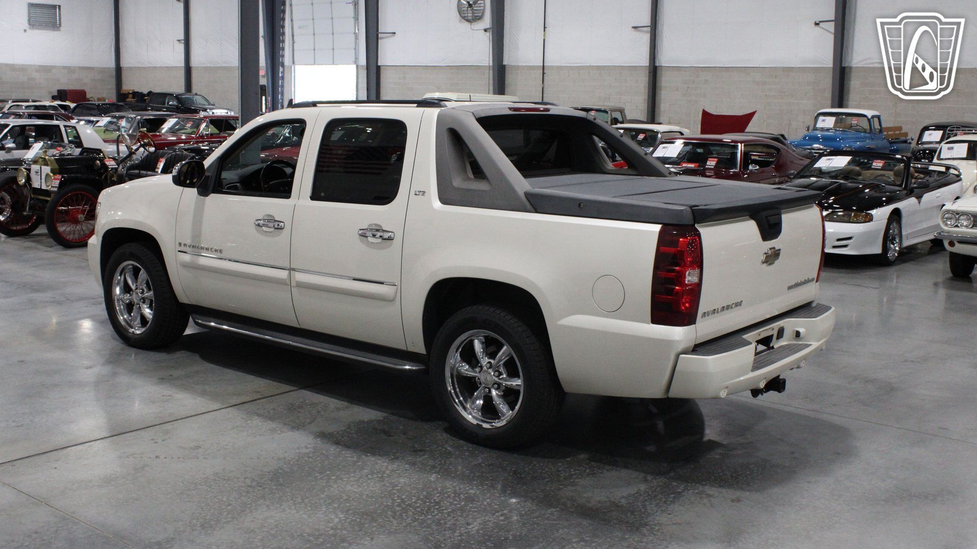 Used 2008 Chevrolet Avalanche LTZ w/ LTZ Preferred Equipment Group AWD/4WD image 32