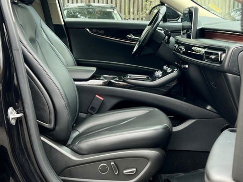 Certified 2023 Lincoln Nautilus Reserve image 9