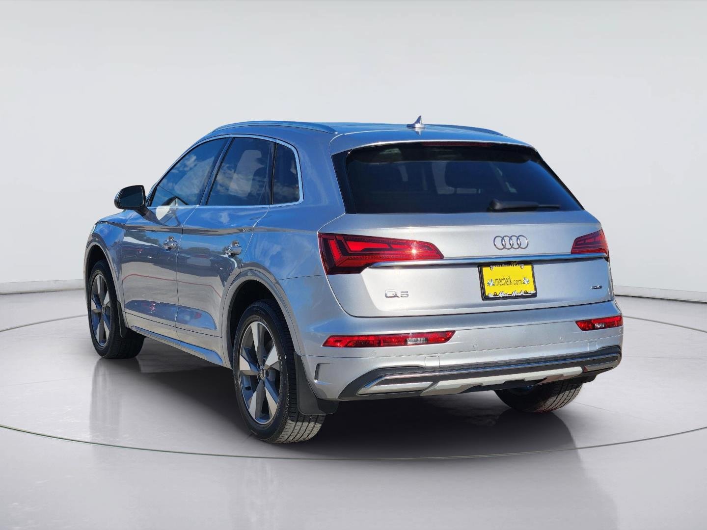 Used 2023 Audi Q5 2.0T Premium Plus w/ Premium Plus Package AWD/4WD image 7