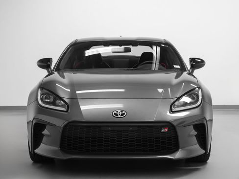 Used 2024 Toyota GR86 Premium RWD image 8