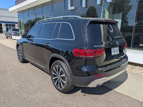 Used 2023 Mercedes-Benz GLB 250 image 4