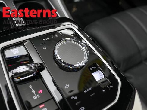 Used 2023 BMW 760i xDrive w/ Executive Package image 22