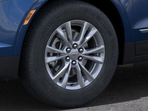 New 2025 Cadillac XT5 Luxury image 9