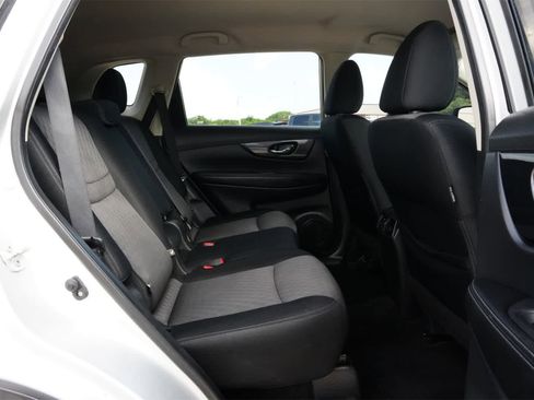 Used 2017 Nissan Rogue SV image 20