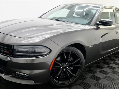 Used 2016 Dodge Charger R/T w/ Premium Group RWD image 2