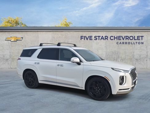 Used 2022 Hyundai Palisade Calligraphy FWD image 2