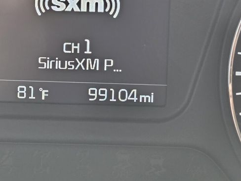 Used 2018 Kia Sorento FWD image 18