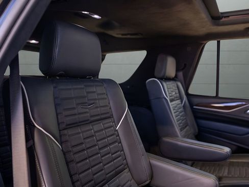 Used 2022 Cadillac Escalade Sport Platinum w/ LPO, ONYX Package AWD/4WD image 85