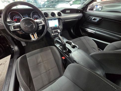 Used 2018 Ford Mustang Coupe w/ Equipment Group 101A RWD image 11
