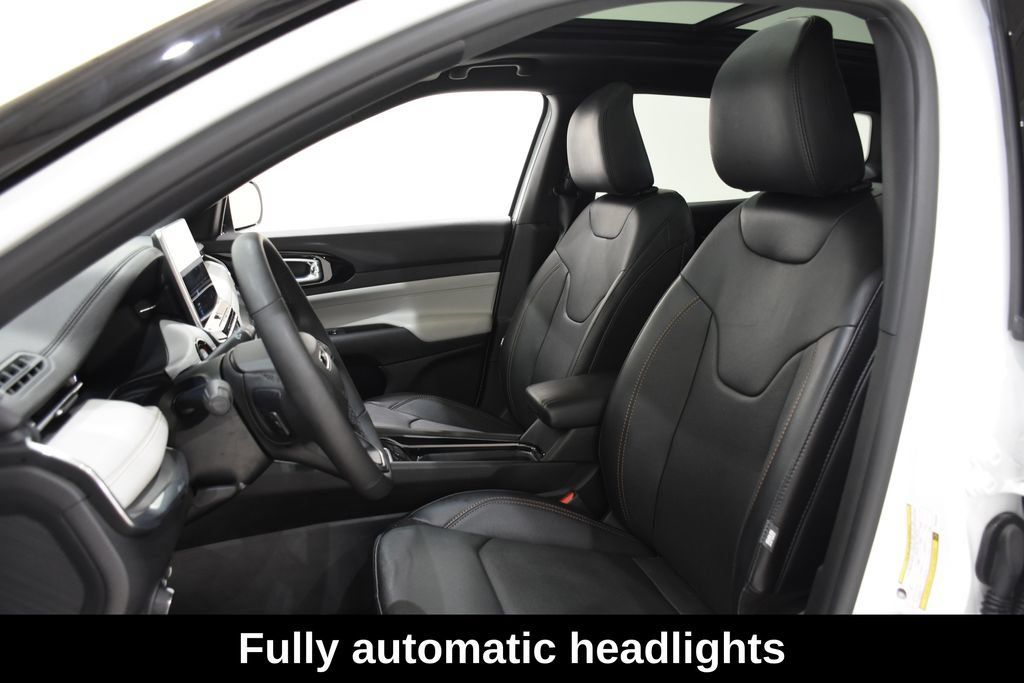 Used 2023 Jeep Compass Limited w/ Elite Group AWD/4WD image 24