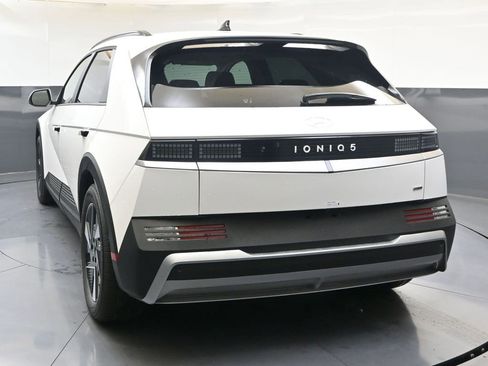 New 2025 Hyundai Ioniq 5 SEL image 4