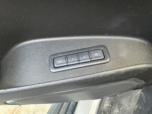 Used 2019 Chevrolet Tahoe LT RWD image 8