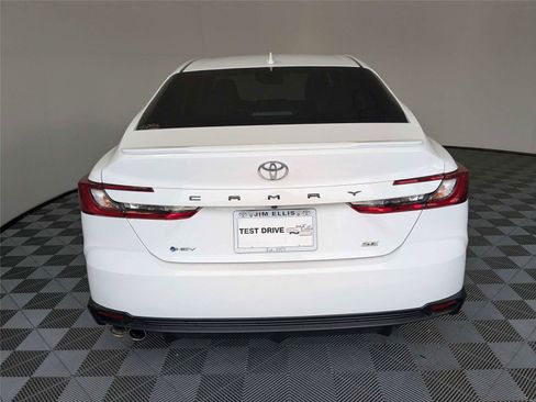 Certified 2025 Toyota Camry SE FWD image 6