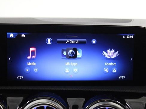 Used 2025 Mercedes-Benz CLA 35 AMG 4MATIC image 23