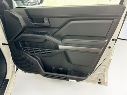 Used 2026 Toyota 4Runner SR5 AWD/4WD image 33