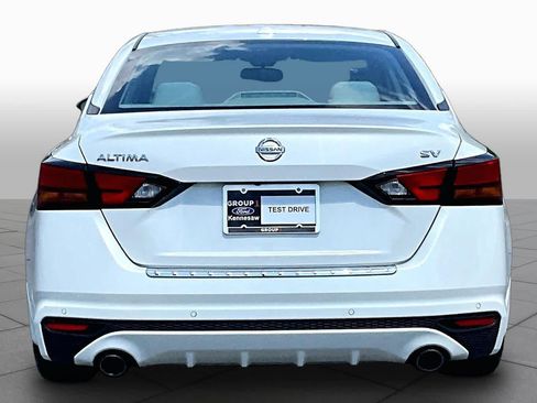 Used 2021 Nissan Altima 2.5 SV w/ SV Premium Package FWD image 5