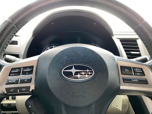 Used 2013 Subaru Outback 2.5i Limited w/ Moonroof Pkg AWD/4WD image 15