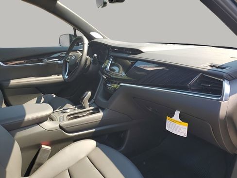New 2025 Cadillac XT6 Premium Luxury w/ LPO, Floor Liner Package image 14