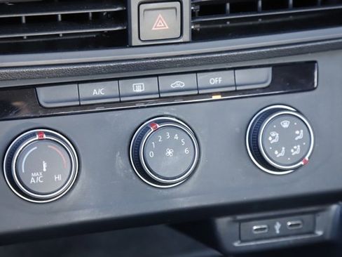 Used 2023 Volkswagen Jetta Sport image 21