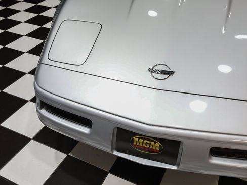 Used 1996 Chevrolet Corvette Coupe RWD image 13