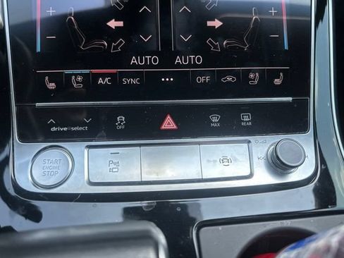 Used 2019 Audi Q8 Prestige w/ Luxury Package AWD/4WD image 12