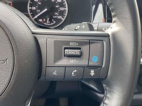 Used 2024 Nissan Pathfinder SV w/ SV Premium Package image 21