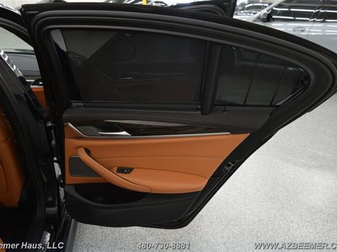 Used 2022 BMW M550i xDrive w/ Executive Package image 40