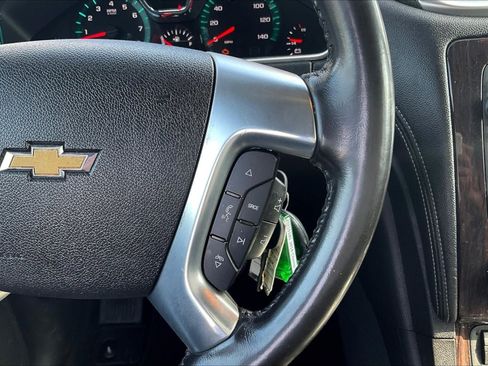 Used 2016 Chevrolet Traverse LT FWD image 19