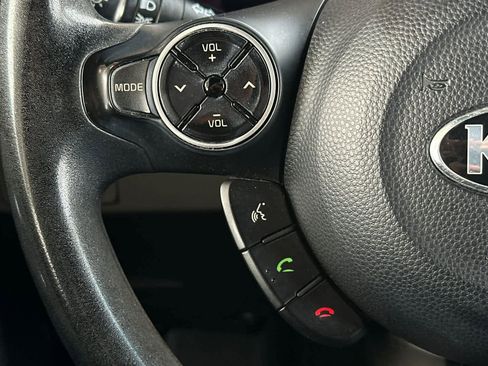Used 2015 Kia Soul FWD image 23
