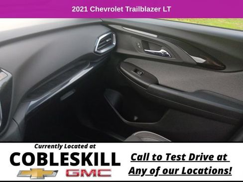 Used 2021 Chevrolet TrailBlazer LT w/ Convenience Package AWD/4WD image 23