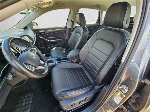 Used 2024 Volkswagen Jetta SE FWD image 15