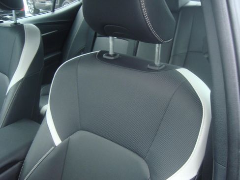 Used 2025 Toyota Camry SE image 12