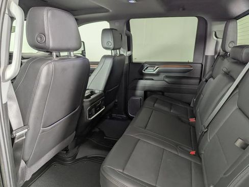 Used 2025 GMC Sierra 3500 Denali w/ Denali Reserve Package AWD/4WD image 17