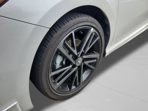 Used 2025 Toyota Camry XSE image 29