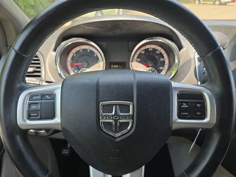 Used 2018 Dodge Grand Caravan SXT FWD image 17